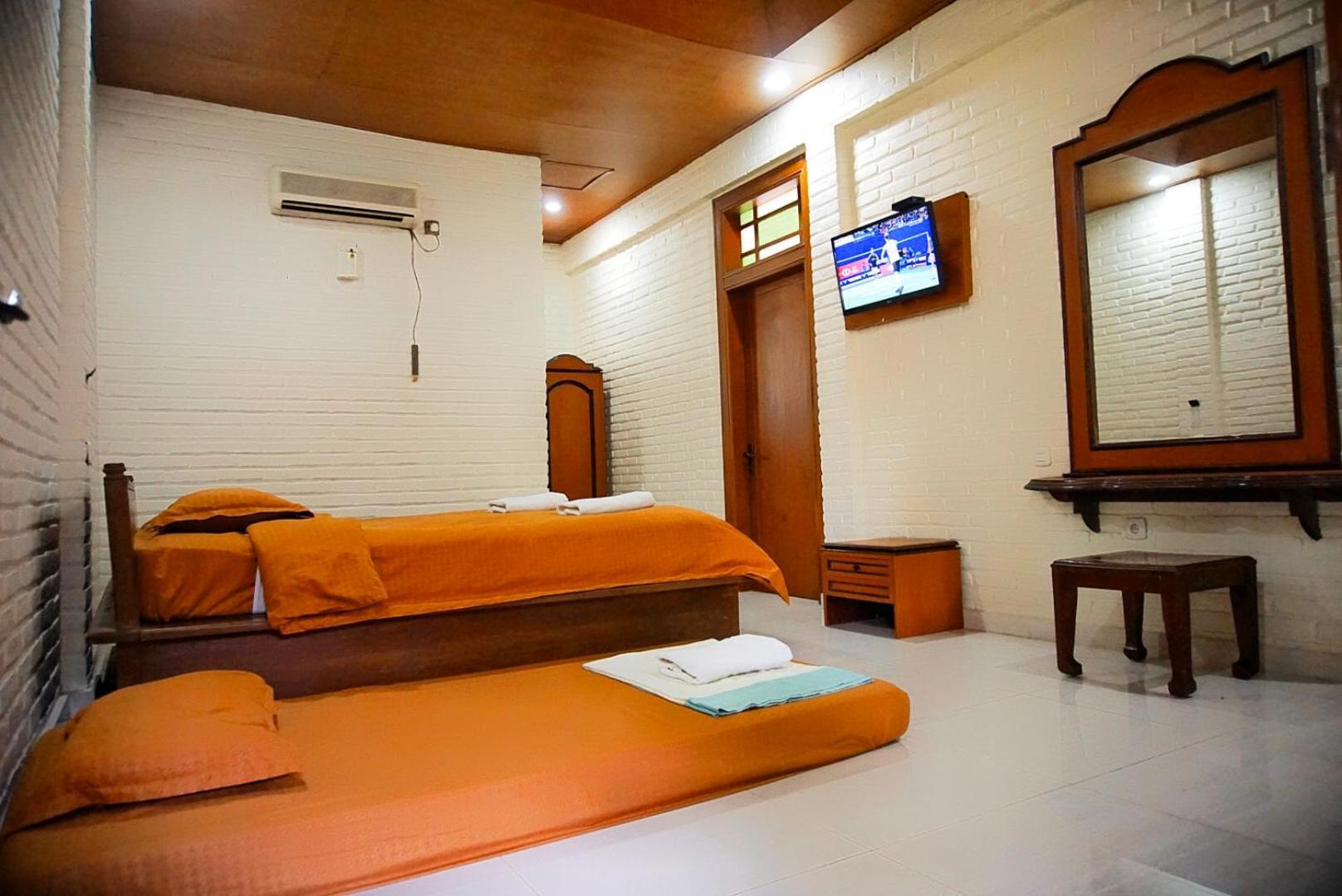 Ary'S Hotel By Cocotel Yogyakarta Habitación foto